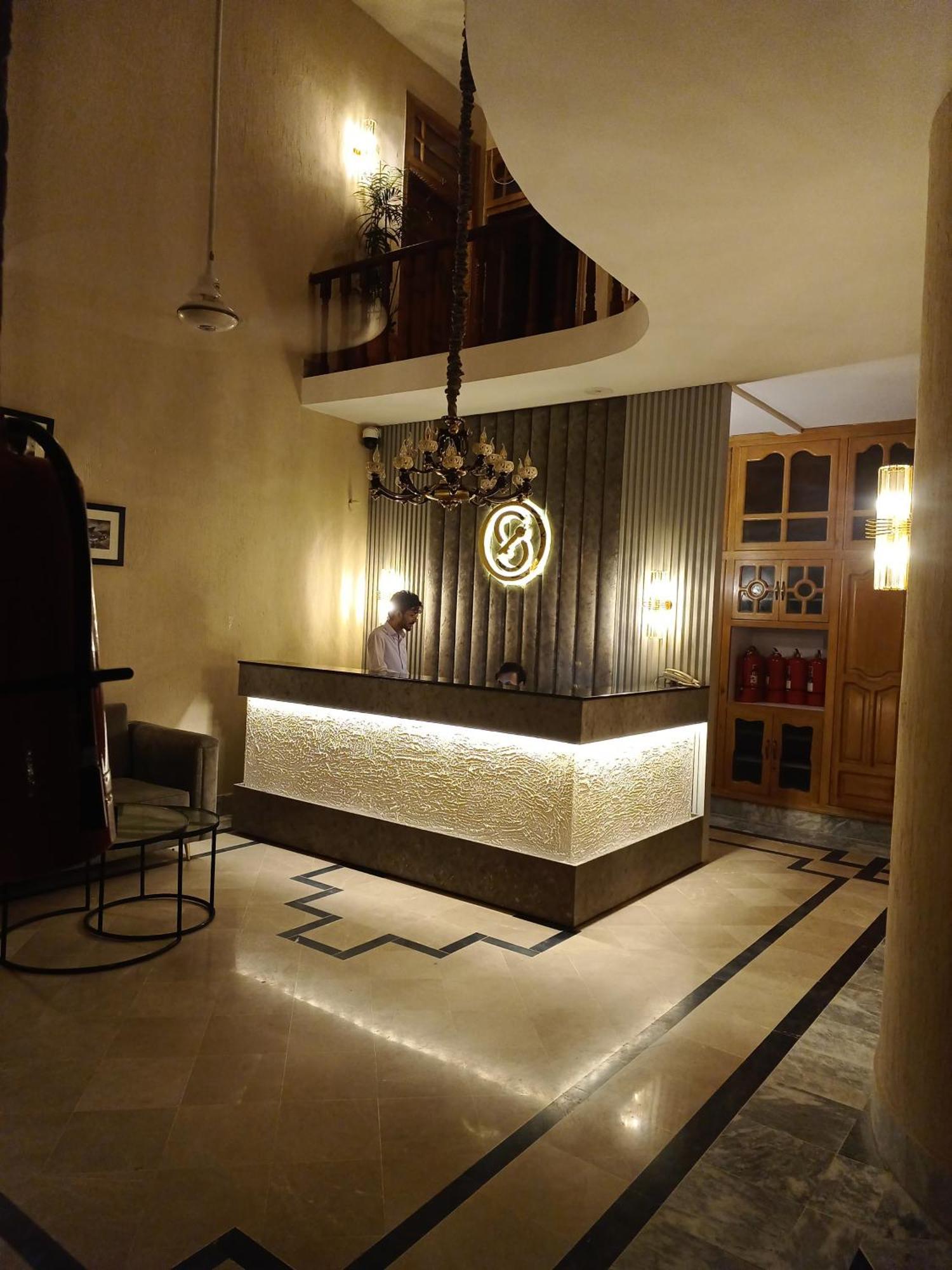 Hotel Vip Express à Peshawar Extérieur photo