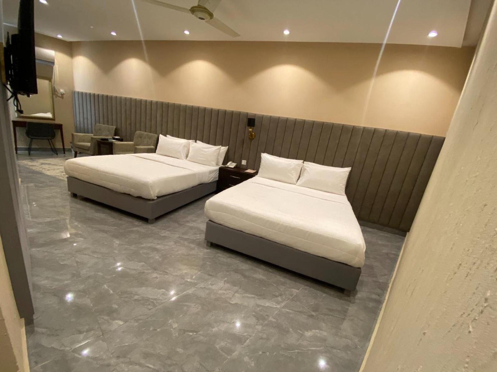 Hotel Vip Express à Peshawar Extérieur photo