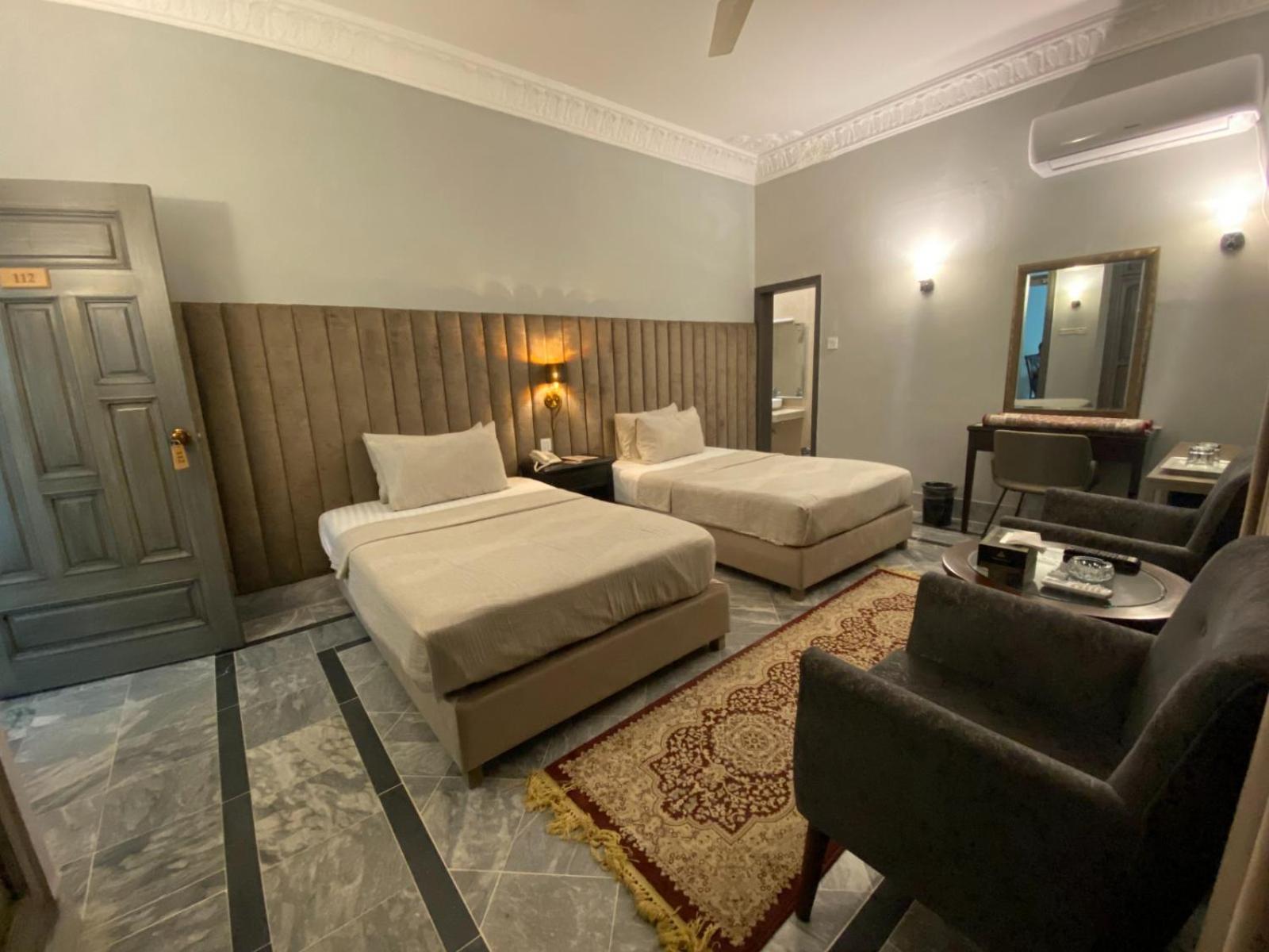 Hotel Vip Express à Peshawar Extérieur photo
